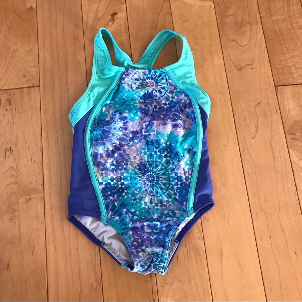 Speedo one-piece swimsuit, size 5
